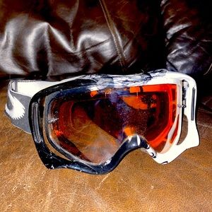 OAKLEY DIRT BIKE GOGGLES